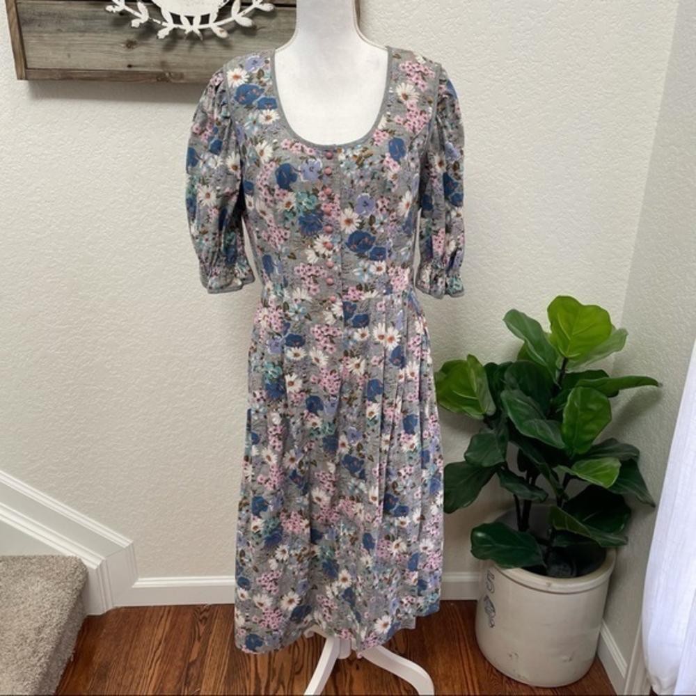 Rose Dirndl floral dress‎ German button front modest size 44